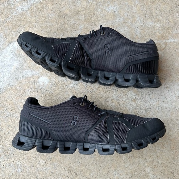 Men’s Cloud On Running Cloud5 All Black Athletic Lacing Speed Shoes Size 9.5 - Picture 12 of 15